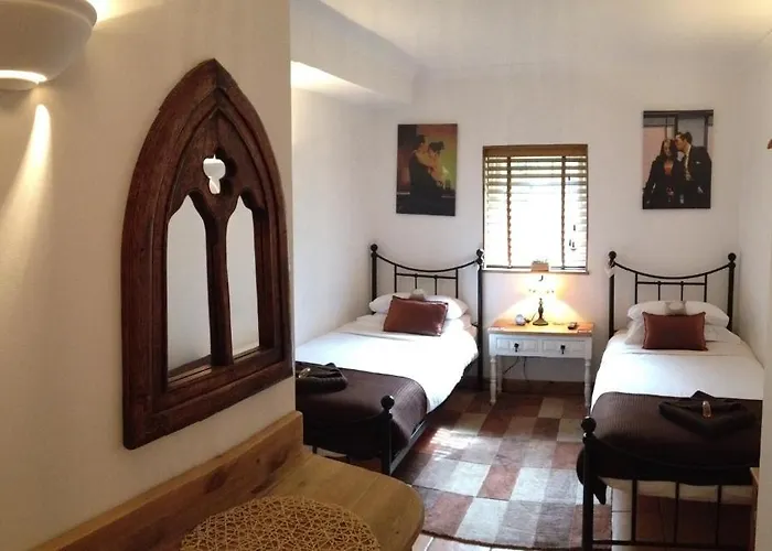 Tanglewood Gatwick Bed & Breakfast